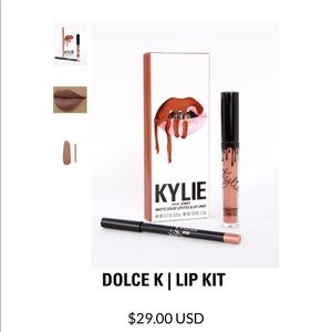 Kylie Lip Kit in Dolce K